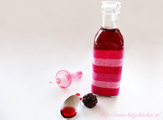 Aceto aromatizzato alle more