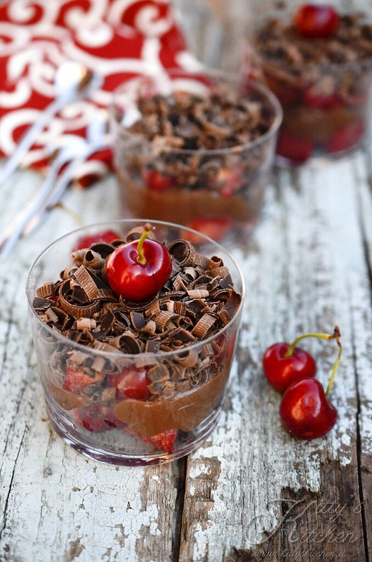 bicchierini cioccolato e ciliegie
