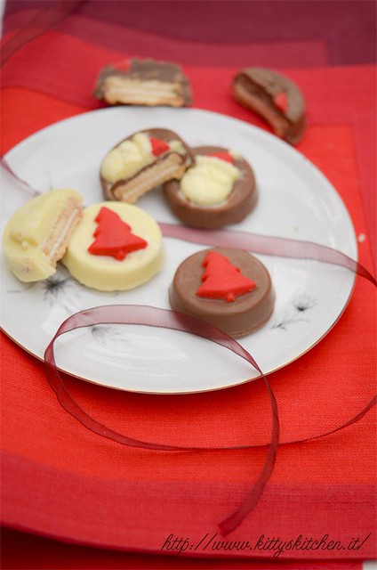 Biscotti ricoperti al cioccolato