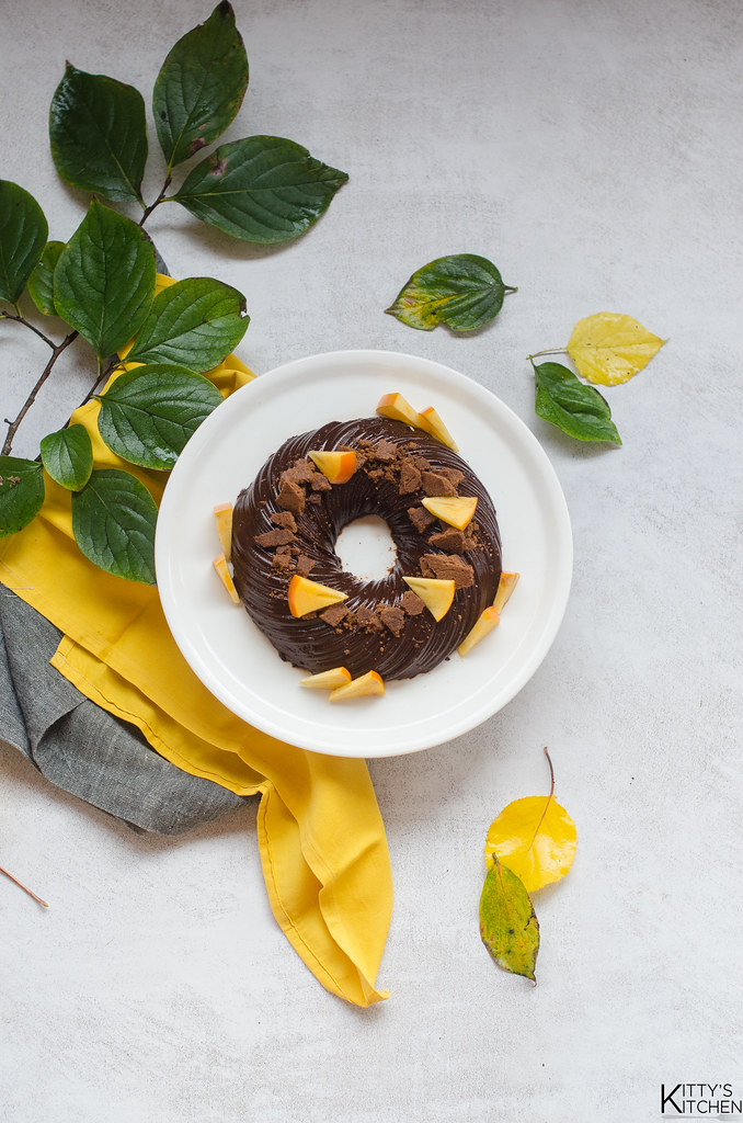 Budino ai caki con biscuit al cacao