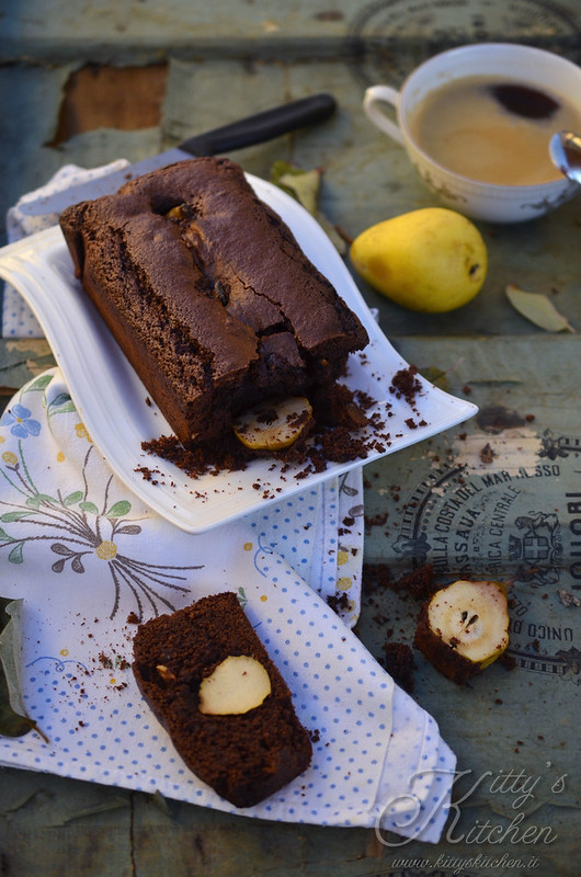Cake pere, cioccolato e nocciole