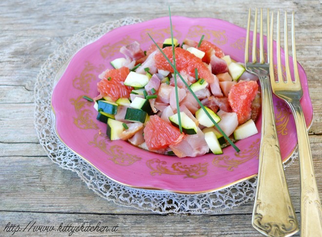 Ceviche di spada con pompelmo rosa e zucchine