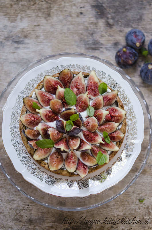Crostata ai fichi con crema allo yogurt
