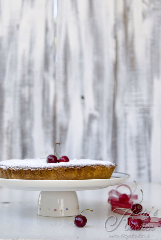 Crostata frangipane al cioccolato e ciliegie