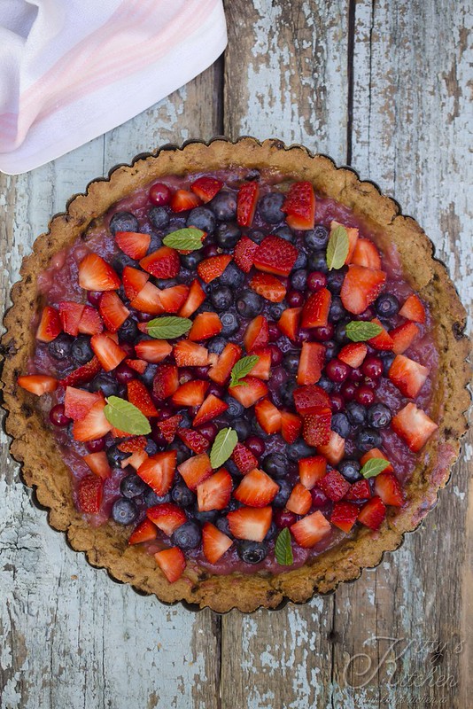 Crostata vegan con crema di fragole all’acqua