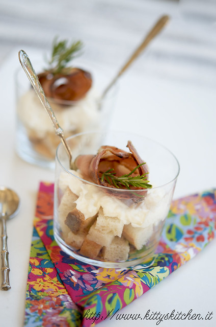 Crostino burrata e pancetta, al cucchiaio