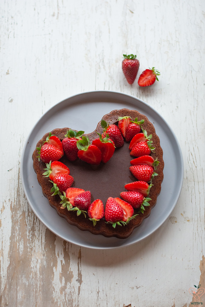 Cuor di panna al cioccolato e fragole