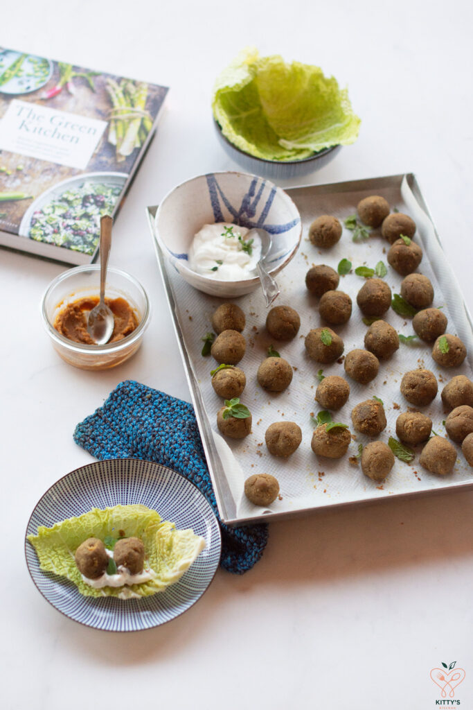 Felafel al forno con pistacchi ed erbe aromatiche