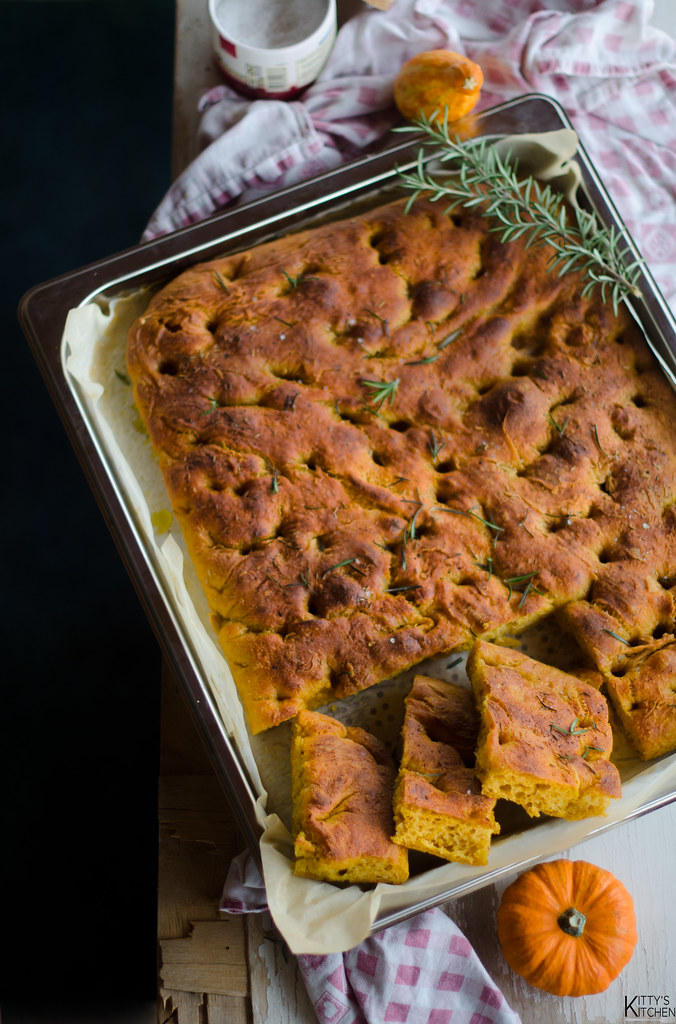 Focaccia soffice alla zucca e rosmarino