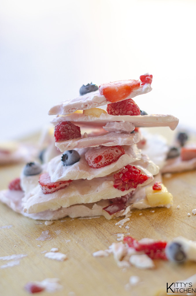 Frozen yogurt bark