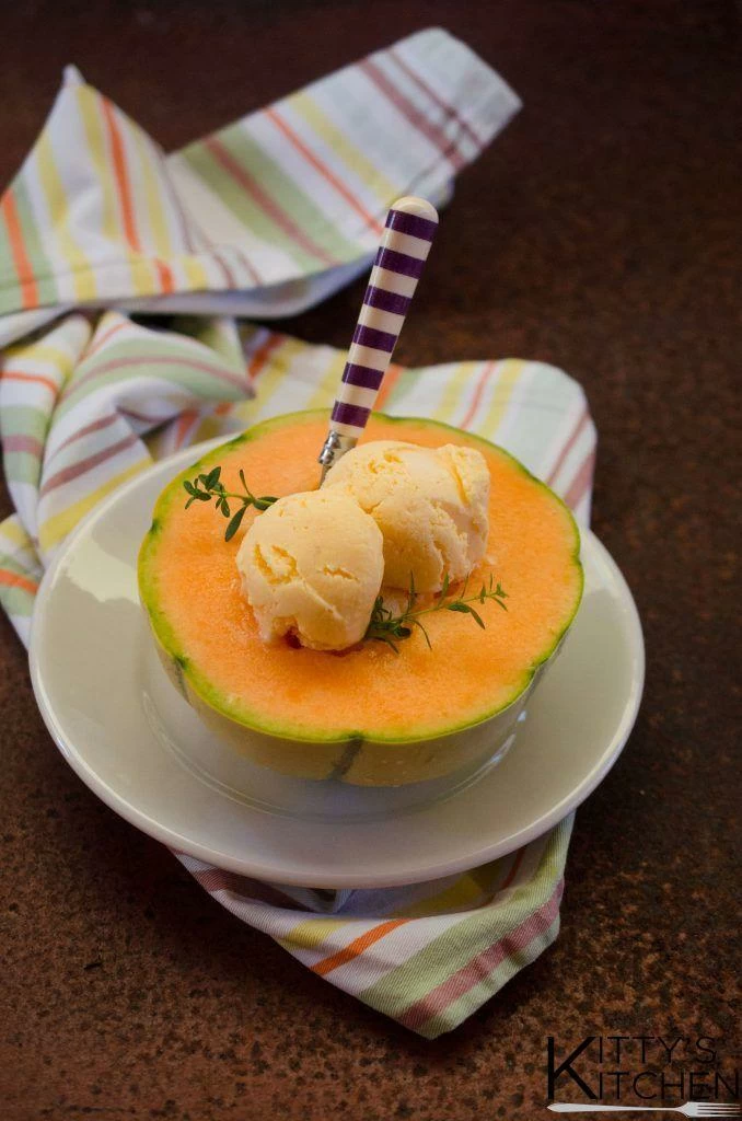 Gelato al melone e santoreggia