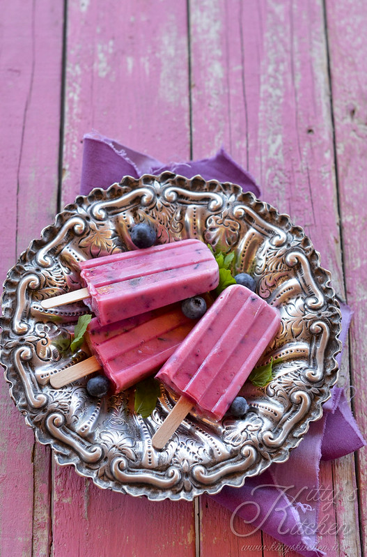 ghiaccioli frutti di bosco e yogurt