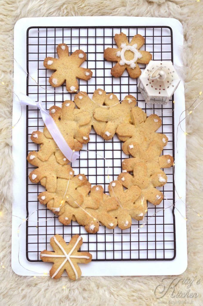 Ghirlanda di biscotti alle nocciole