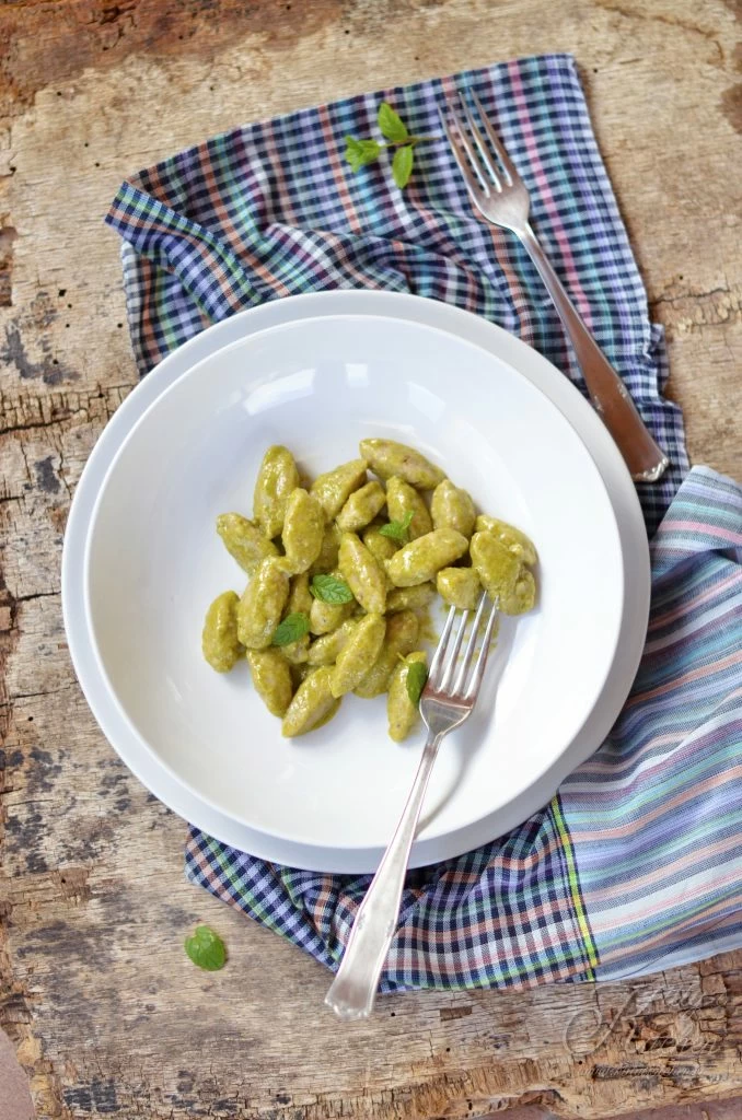 Gnocchi di pane al pesto di Prà