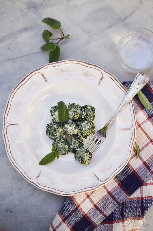 Gnudi al cavolo nero