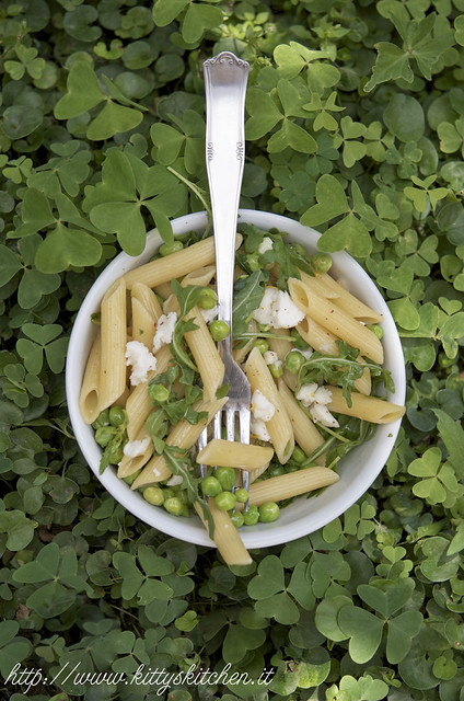 Goat’s cheese, lemon and pea pasta