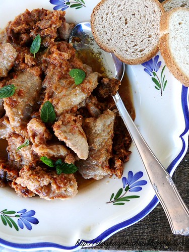 Gulash simil ungherese con menta e ginepro