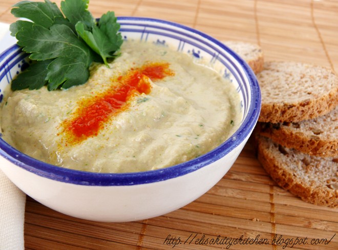 Hummus bi tahina طحينية