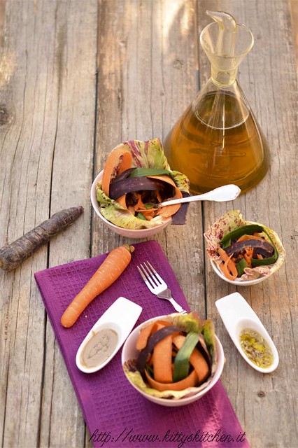 Insalata di carote bicolore con tahin, miele e finocchietto