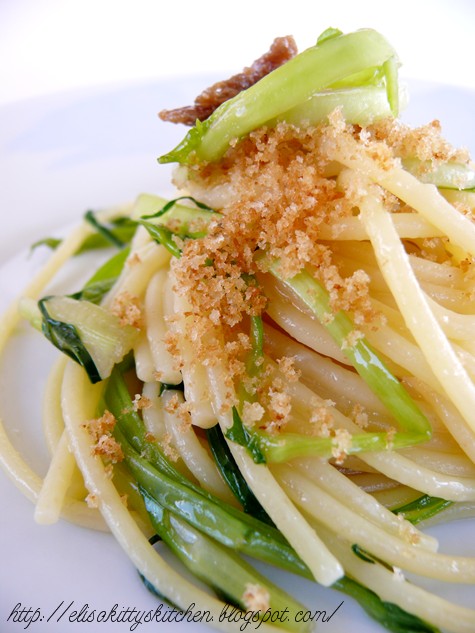 La cucina naturale: Spaghetti con puntarelle e briciole