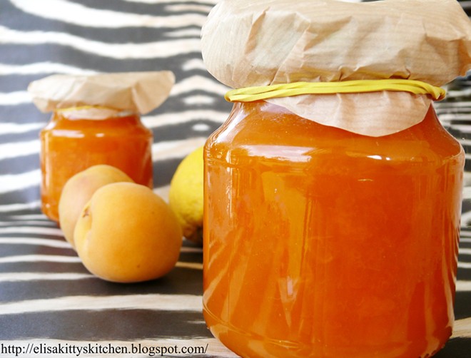 Marmellata di albicocche al profumo di cardamomo