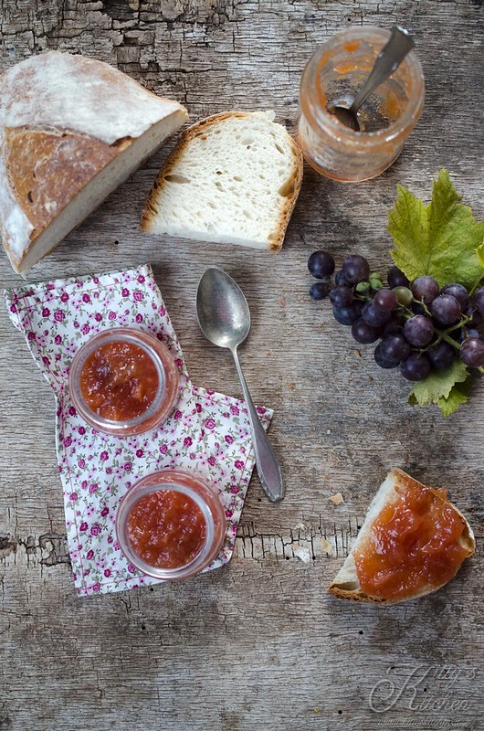 Marmellata di mele cotogne e uva fragola