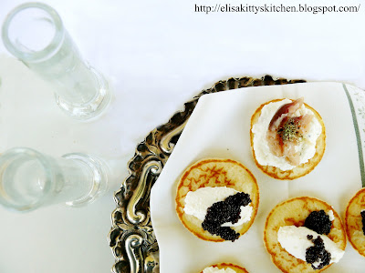 Mini blinis & vodka russa