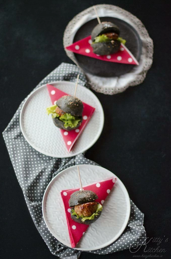 Miniburger al carbone vegetale