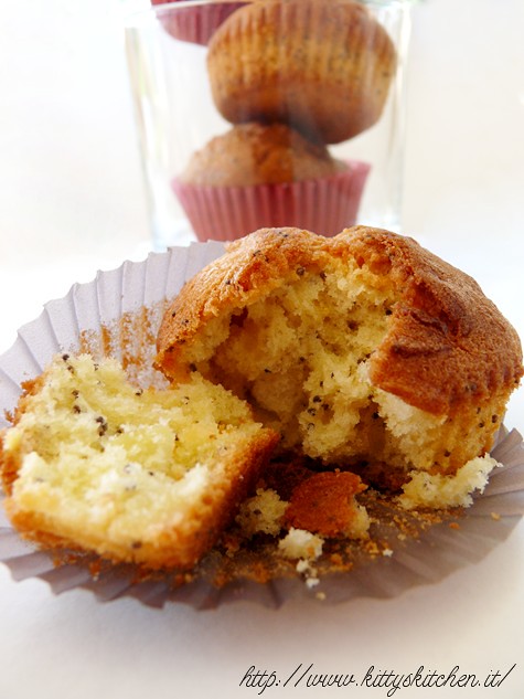 Muffin mandorle e semi di papavero