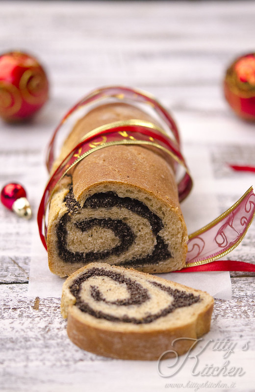 Pan brioche al farro e semi di papavero
