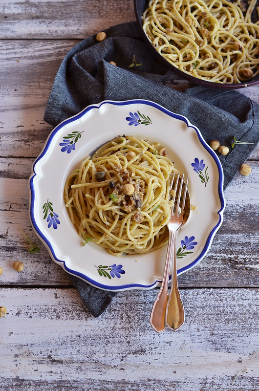 Pasta alle nocciole e capperi