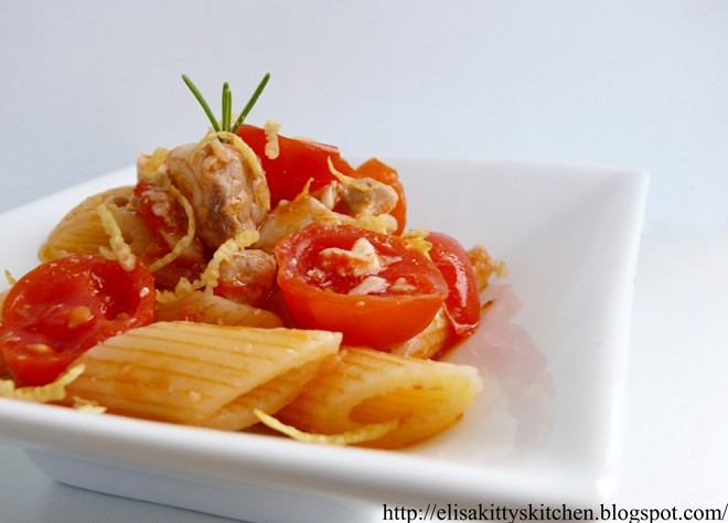 Pennette rosse con rosmarino e branzino al limone