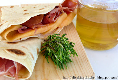 Piadina al prosciutto crudo, melone e miele