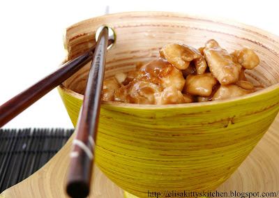 Pollo alle mandorle e germogli di bambù