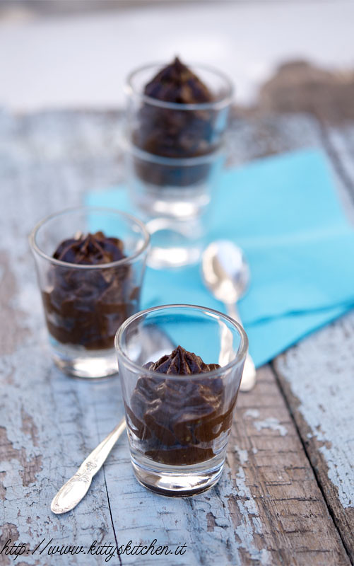 Pudding al cioccolato (con avocado e miele)