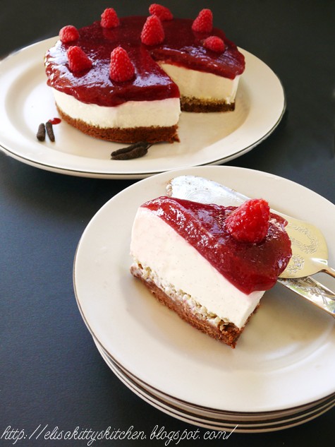 Quinoa cheesecake ai lamponi e pepe lungo