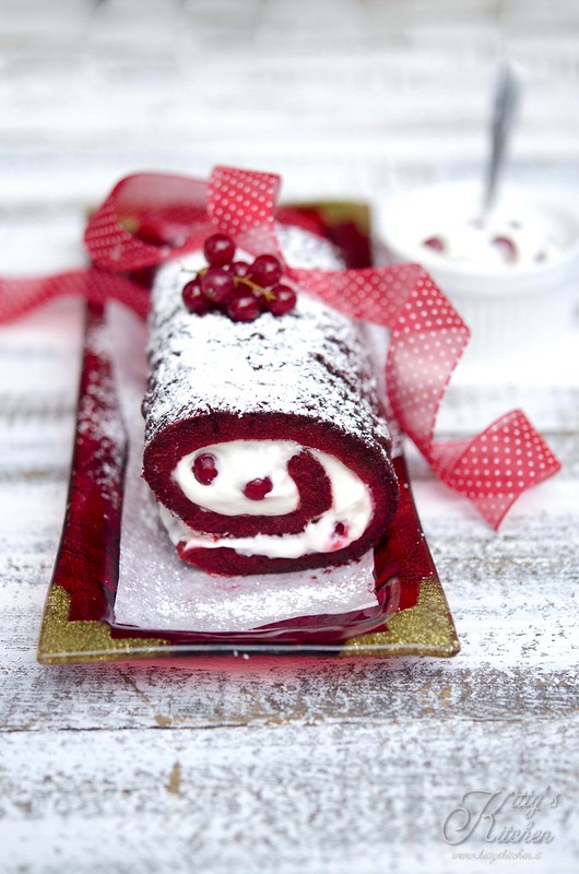 Red Velvet Christmas Roll