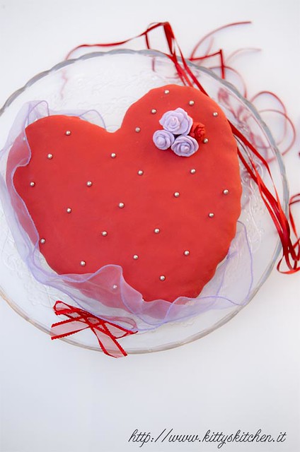 Saint Valentine fondant cake