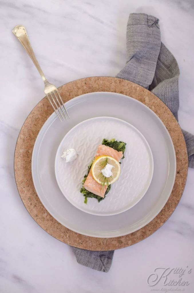 Salmone al vapore con salsa all’aneto