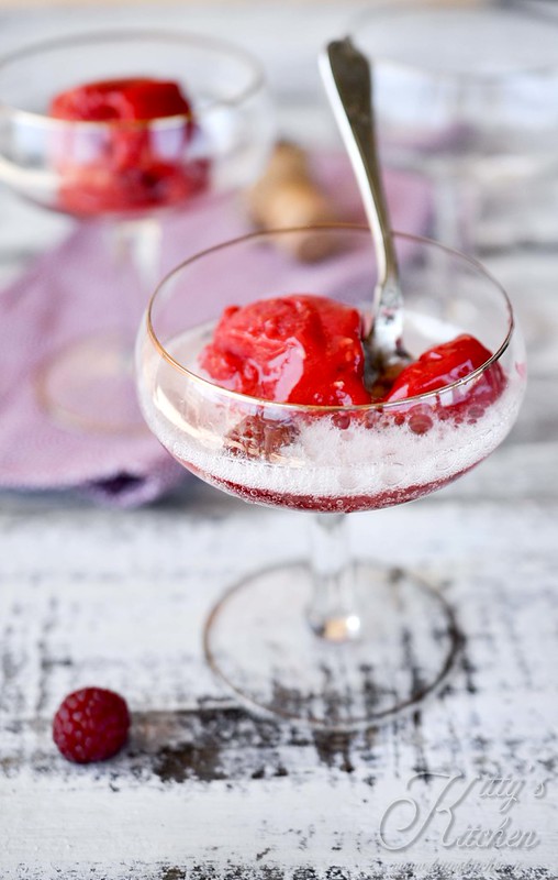 sorbetto ai lamponi e spumante
