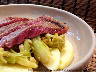 Tagliata al balsamico su insalata di cavolfiore e mela