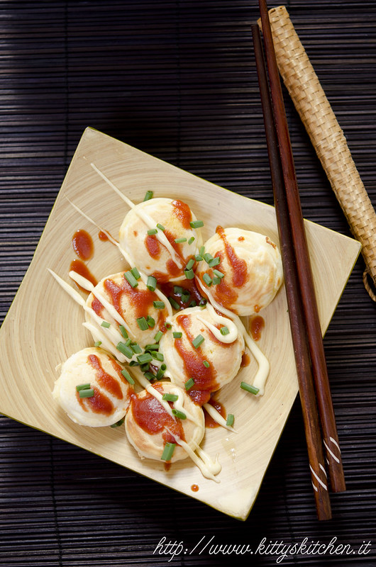 Takoyaki  たこ焼き o quasi…