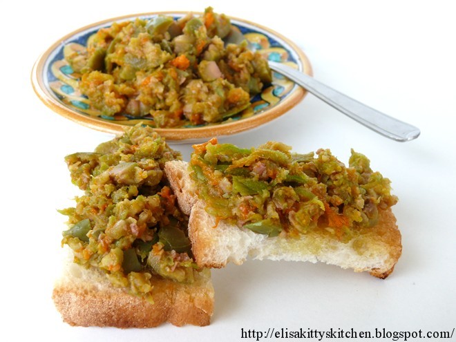 Tapenade olive verdi e fiori di zucca