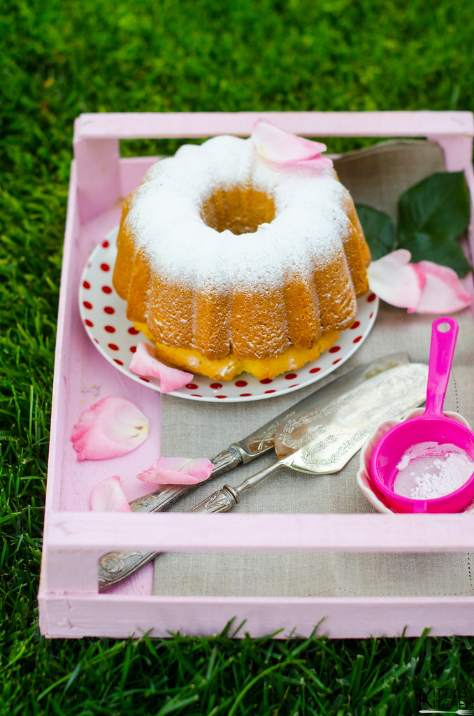 Torta all’acqua, di rose