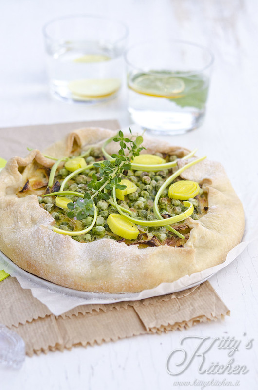 Torta asparagi, porri e piselli