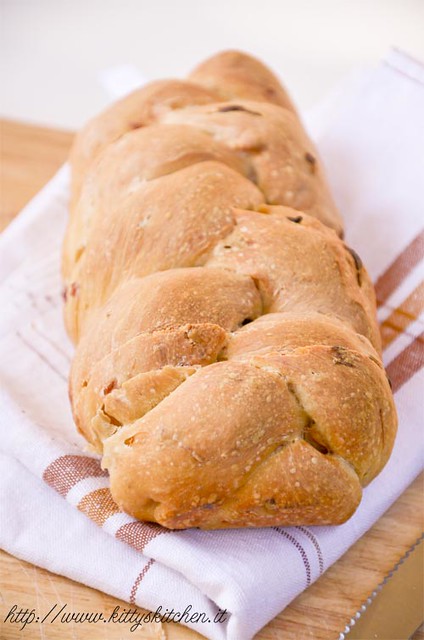 Treccia al kefir con cipolla e pancetta