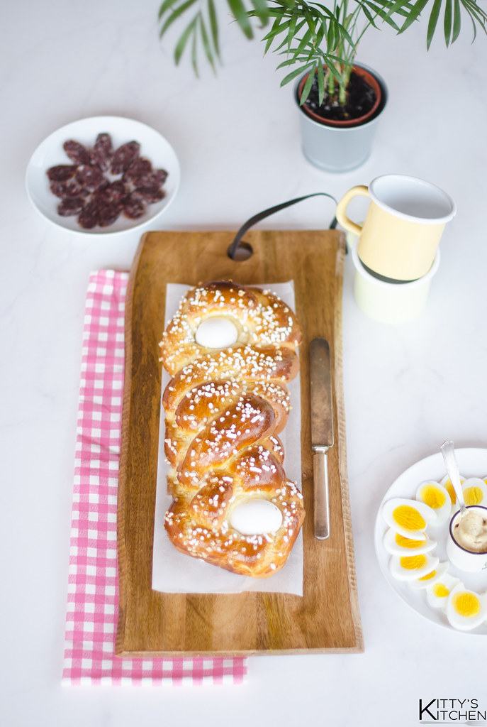 Treccia di pasqua semidolce