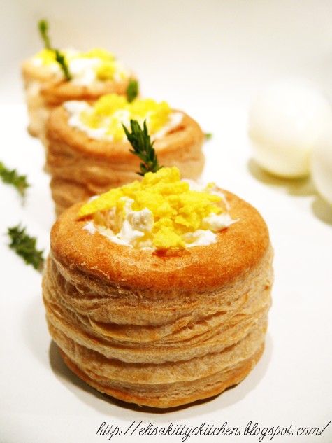 Voul au vent alle uova, creme fraiche e timo