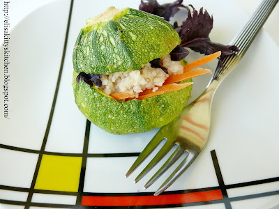 Zucchine ripiene di cous cous al basilico rosso e carote